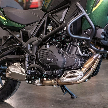 Мотоцикл Benelli TRK 502 (темно-зеленый глянцевый) 2026г.
