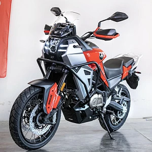 Мотоцикл QJ SVT 650X (красный) 2026г